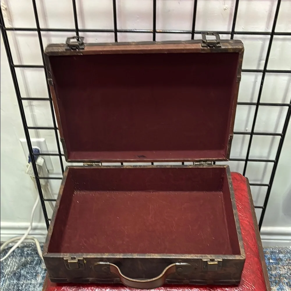 unbranded decorative box